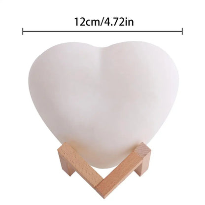 Veilleuse bébé cœur rechargeable – 16 couleurs, télécommande & socle bois – CœurLumière