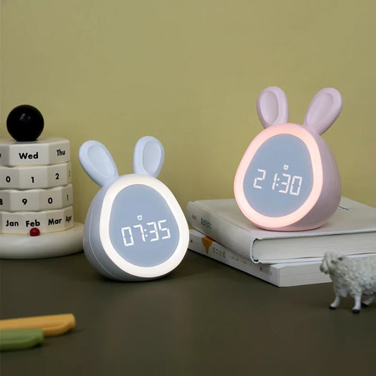 Veilleuse enfant rechargeable réveil lapin – Affichage digital & activation vocale – LapinLune